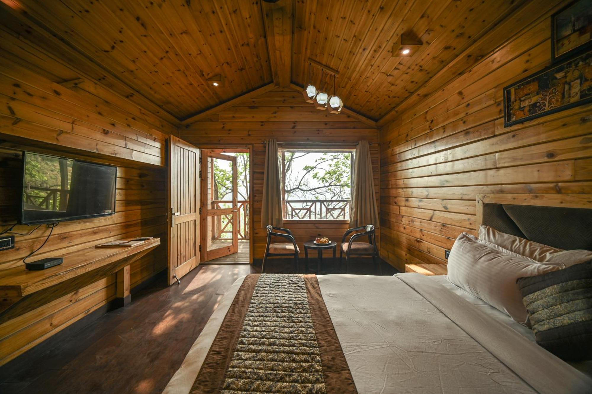 Aavaas Hill Resort Лансдаун Екстериор снимка