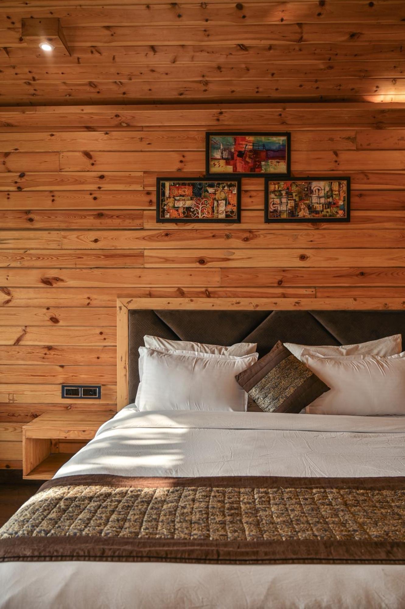 Aavaas Hill Resort Лансдаун Екстериор снимка
