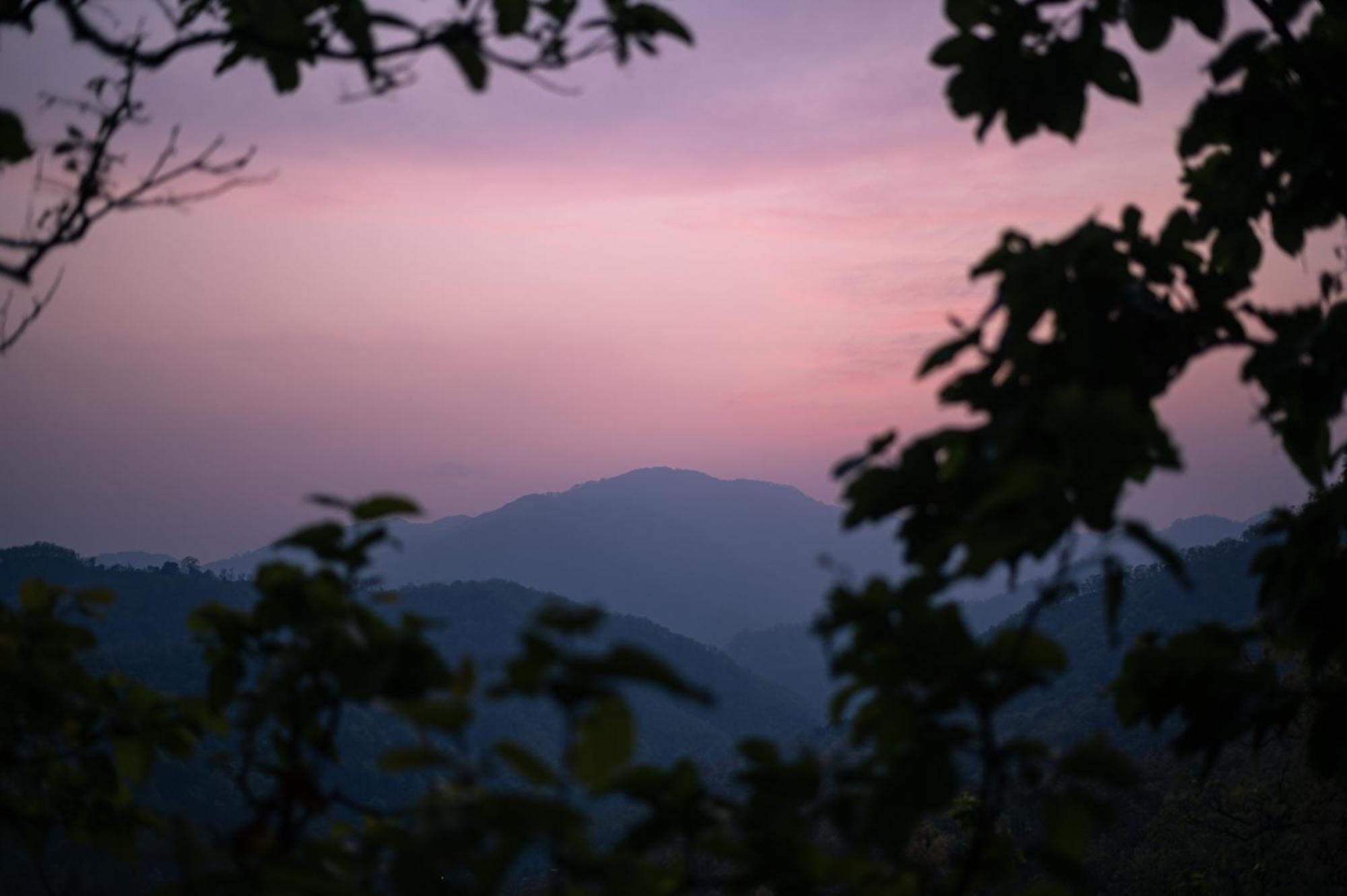 Aavaas Hill Resort Лансдаун Екстериор снимка