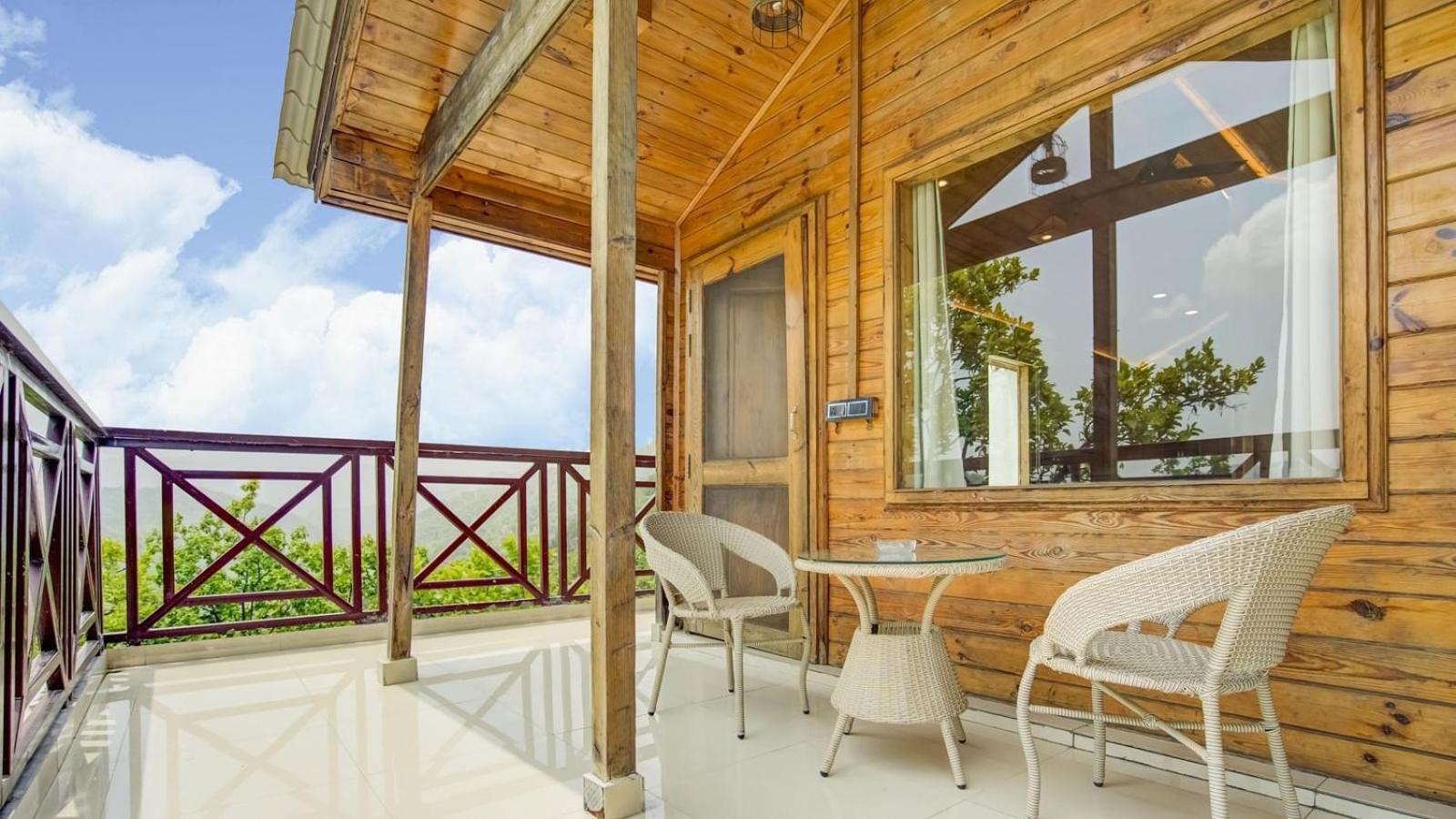 Aavaas Hill Resort Лансдаун Екстериор снимка