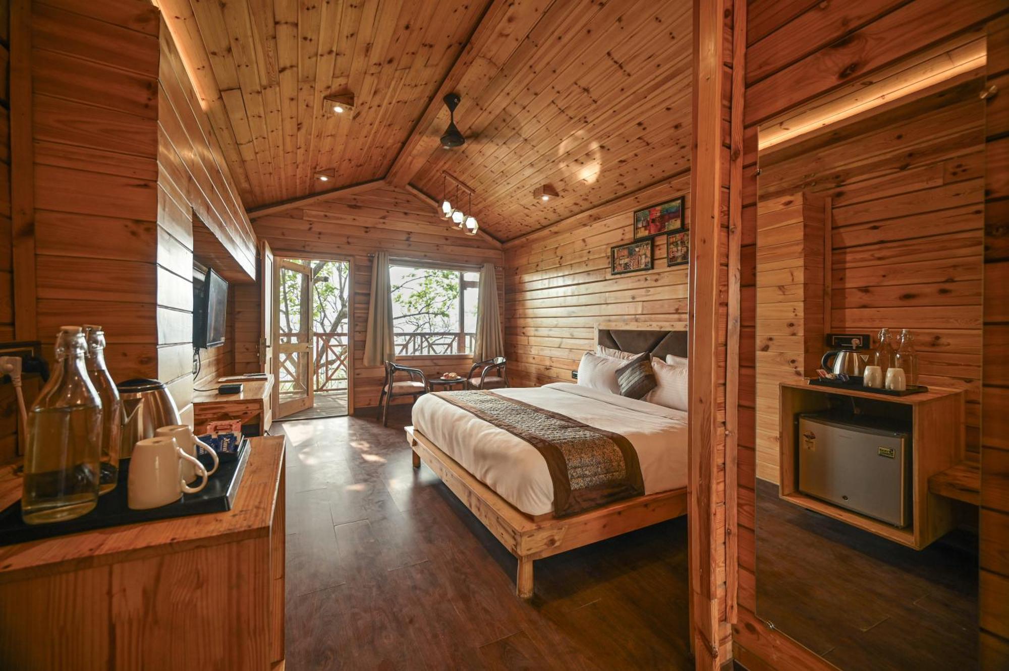 Aavaas Hill Resort Лансдаун Стая снимка