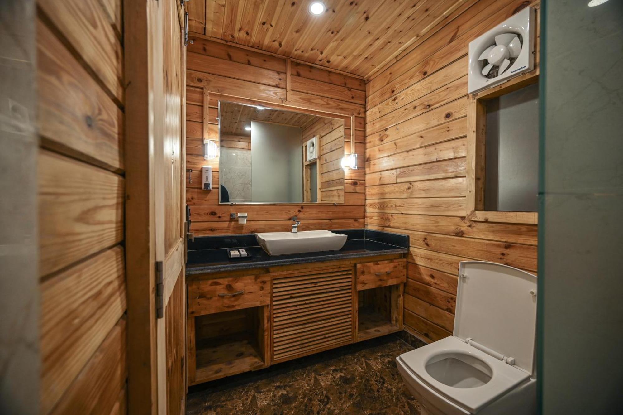 Aavaas Hill Resort Лансдаун Екстериор снимка