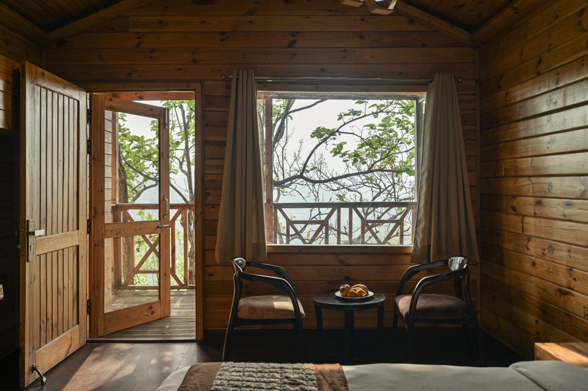 Aavaas Hill Resort Лансдаун Стая снимка